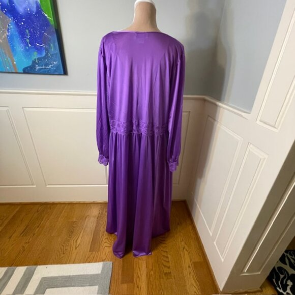 Shadowline Silhouette Lace Bodice Long NightGown & Robe Set Plus Size 2X - Picture 9 of 12